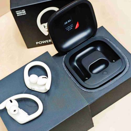 運動首選！美版 Beats Powerbeats Pro 白色 掛耳式藍牙耳機 防汗耐用 荃灣交收