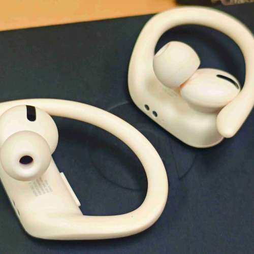 運動首選！美版 Beats Powerbeats Pro 白色 掛耳式藍牙耳機 防汗耐用 荃灣交收