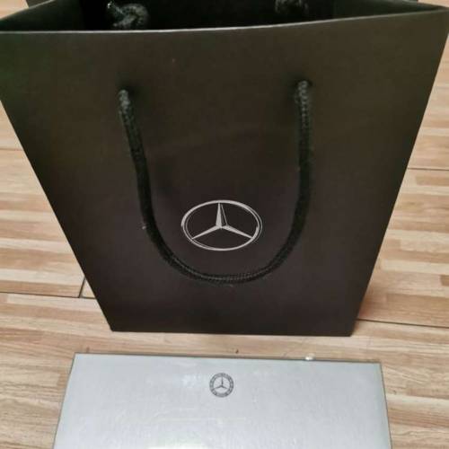 Mercedes-Benz 襟章別針套裝