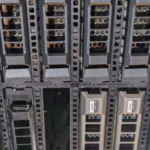 Dell PowerEdge T320 伺服器 server ONE 4 Core CPU 8 GB RAM