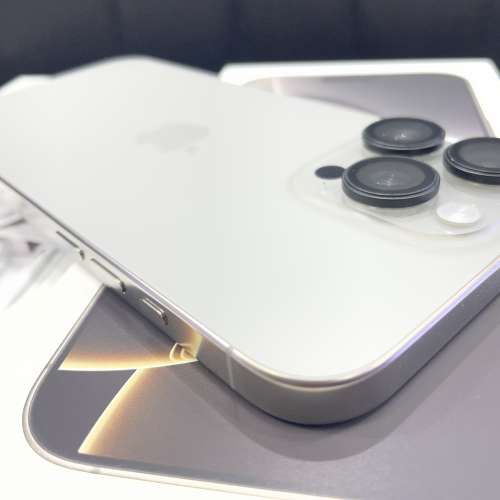 99%New iPhone 16 Pro Max 256GB 原色 蘋果保養至2026年5月11日 電池效能100% 香港...
