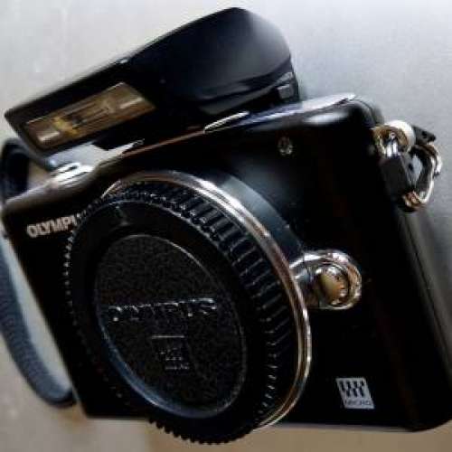 八九成新 Olympus最輕盈嬌小黑魂 Pen Mini EPM 1 只重265gm可選配鏡頭