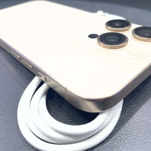 99%New iPhone 16 Pro 256GB 沙漠金色 蘋果保養至2026年2月8日 電池效能97% 香港行...