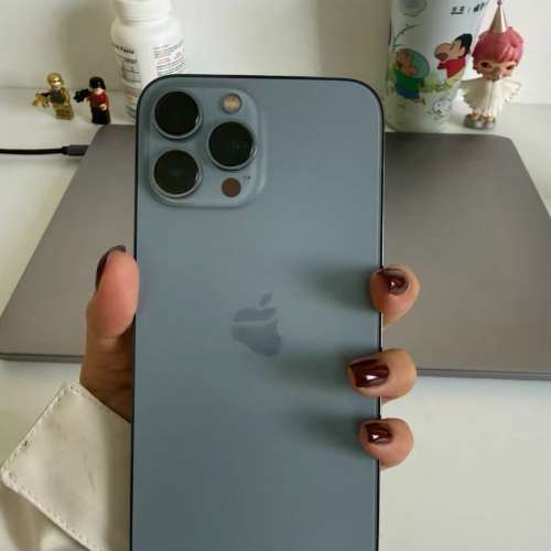 iPhone 13 pro max 1TB ( 天峰藍色) 電池效能98 ％，送Magsafe Case及玻璃貼