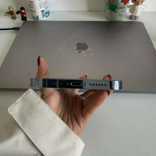 iPhone 13 pro max 1TB ( 天峰藍色) 電池效能98 ％，送Magsafe Case及玻璃貼