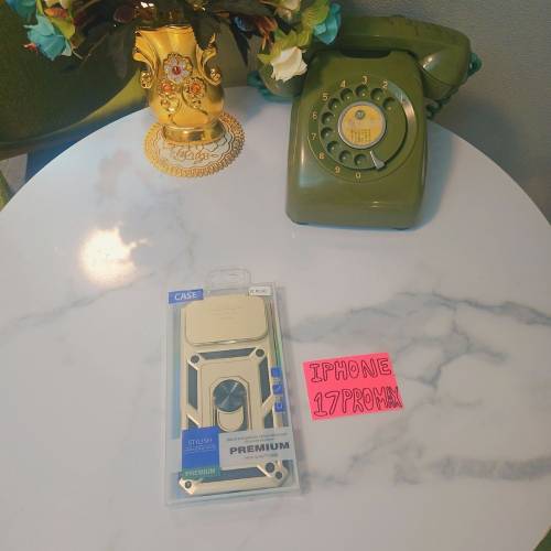 iPhone 17 Pro Max 機械款手機殼（金色）