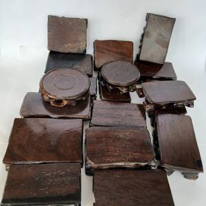 清貨平售  ，一手18個 樹根木座如附上照片， 共售三百元 單一個60元 .no.DR29.11.25