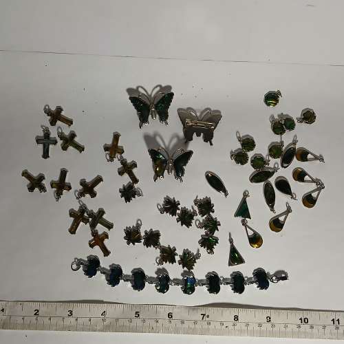 .清貨平售  ，一手藍貝殼吊咀/ 心針/手串配上金屬 托如照片顯示， 共售 200元，no....