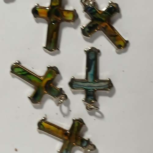 .清貨平售  ，一手藍貝殼吊咀/ 心針/手串配上金屬 托如照片顯示， 共售 200元，no....