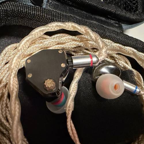 UM mest jet black連升級線