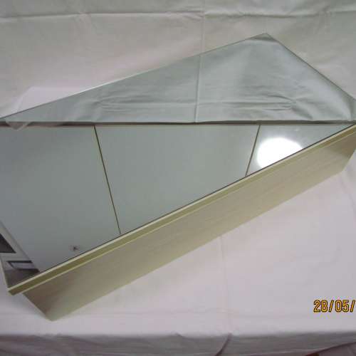 100%新實木玻璃鏡面櫃