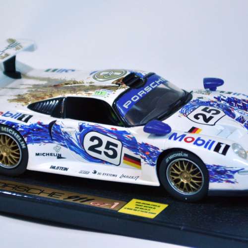 1:18 scale Car Model