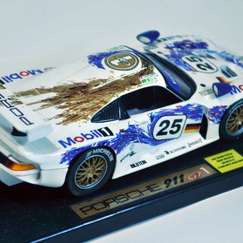 1:18 scale Car Model