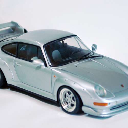 1:18 scale Car Model