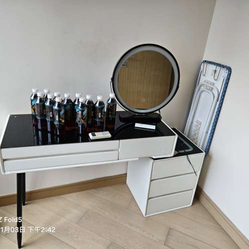 急出 梳妝檯