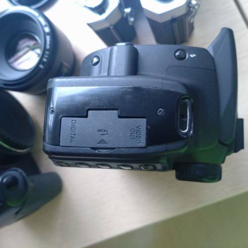 Canon EOS 350D - ** $300 only **