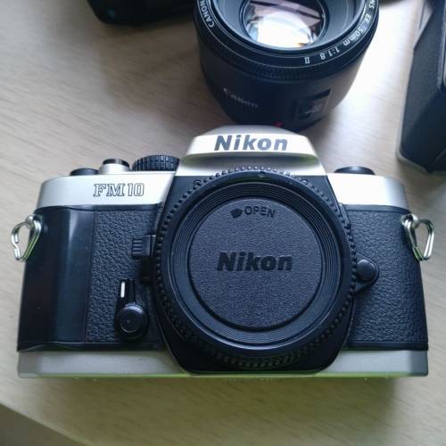 Nikon FM10