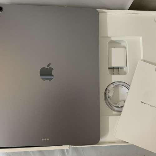 99%New US iPad Air 7th Gen (2025 M3) 13-inch WiFi 128GB Space Gray 保到10-9-2026