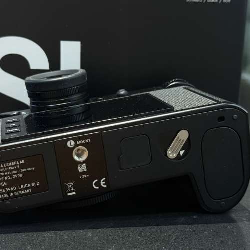 Leica SL2 digital mirrorless camera full packing