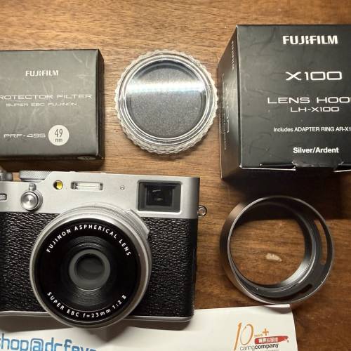 Fujifilm 行貨X100VI 銀色相機連原裝filter，原裝adaptor，原裝遮光罩hood及韓國真...