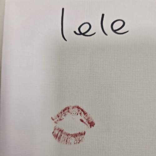 台灣樂樂Lele寫真集簽名版