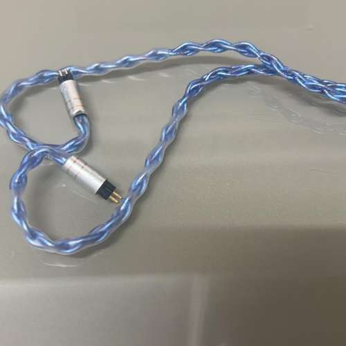 8月2024年高級視聽音響展場外特別版產品(耳機線:北極星)雙銅夾銀設計。陣列疊式設...