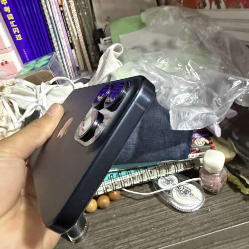 iPhone 15pro max 512gb,港行藍色鈦金屬，電池健康度87，完美冇花，全套齊！