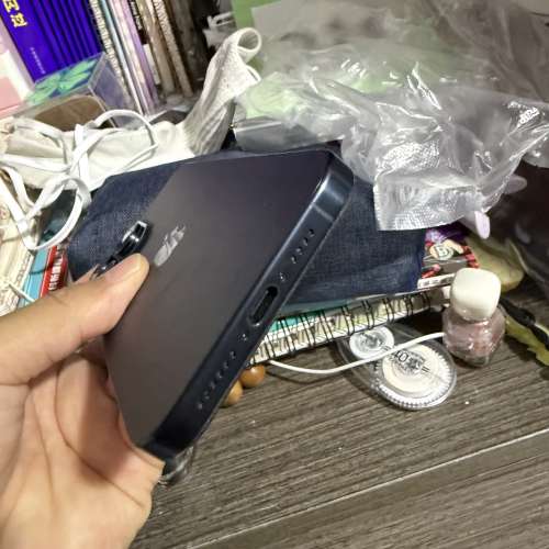 iPhone 15pro max 512gb,港行藍色鈦金屬，電池健康度87，完美冇花，全套齊！