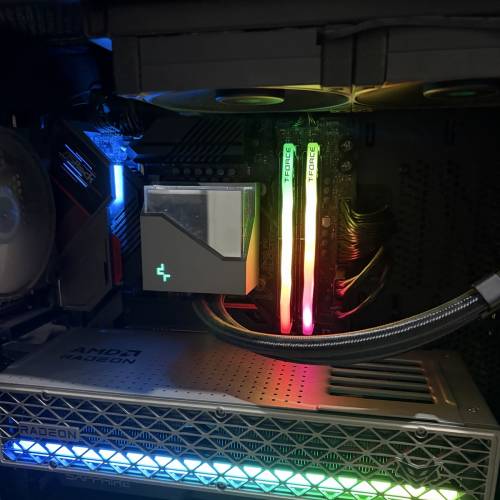 Sapphire 藍寶石 AMD Radeon RX 9070 XT Nitro+ Gaming OC 超頻版 16GB GDDR6 顯示...