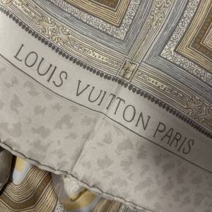 Louis Vuitton 絲巾 方巾