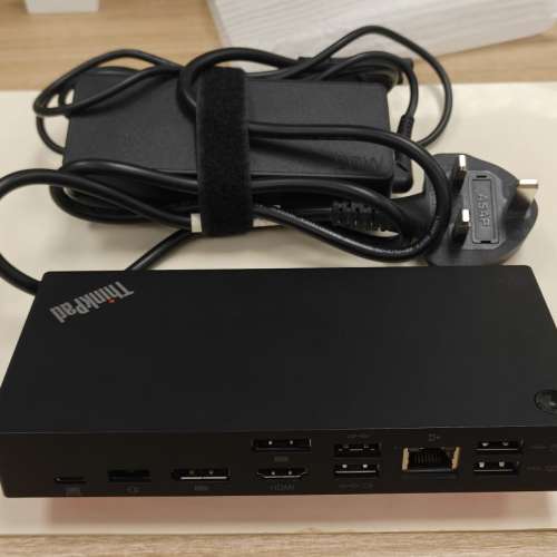 USB C Dock Gen2, USB C-VGA cable, 黑色筆記型電腦保護套（聯想和富士）