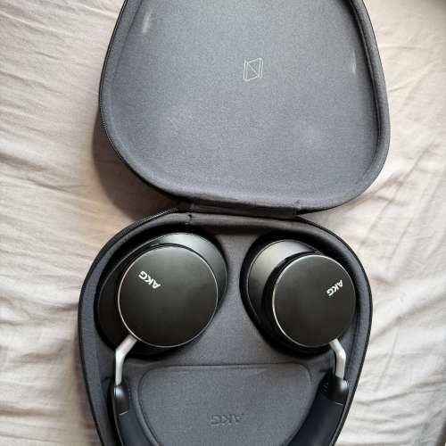 99%新 行貨 購自百老匯9月 有單有盒full set AKG N9 hybrid