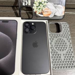 iPhone 15pro max 1tb,港行黑色雙卡極新，冇修冇拆，有貼有機殼，電池86，全套齊！