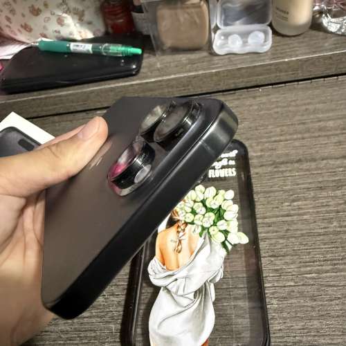 iPhone 15pro max 1tb,港行黑色雙卡極新，冇修冇拆，有貼有機殼，電池86，全套齊！