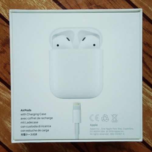 Apple AirPods 吉盒