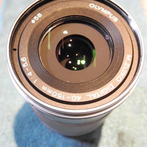 Olympus  AF40-150mm ED--------- m4/3