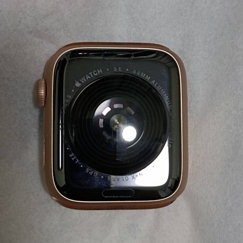 apple watch SE 44mm gold