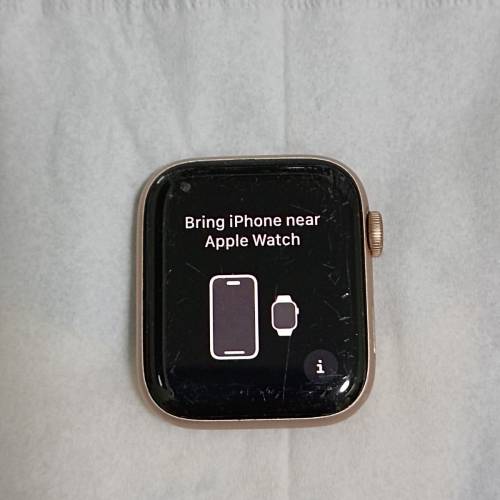 apple watch SE 44mm gold