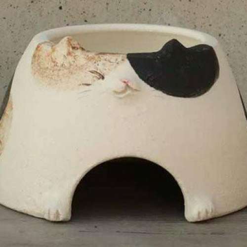 ［現貨］日本製守宮爬蟲倉鼠彩繪動物造型陶瓷加濕躲藏屋躲避屋 （三色貓-M）