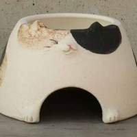 ［現貨］日本製守宮爬蟲倉鼠彩繪動物造型陶瓷加濕躲藏屋躲避屋 （三色貓-M）