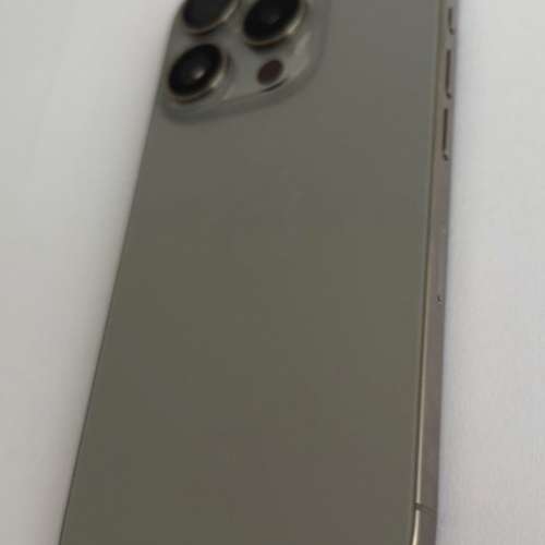 iPhone 15 pro 128GB (原鈦色）