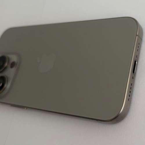 iPhone 15 pro 128GB (原鈦色）