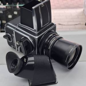 HASSELBLAD 500C/M + CARL ZEISS DISTAGON 50MM F4 T* + PRISM FINDER 95% NEW