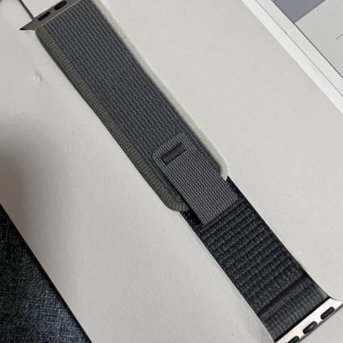 100% Original原裝全新 Apple Watch 灰色越野手環 S/M碼，錶帶有序號 (49mm)益用家