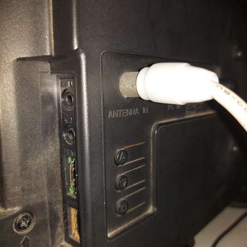 屯門良景輕鐵站交收 Toshiba 24L3650H 24" FHD LED TV 24吋 LED 數碼電視 連遙控,火...