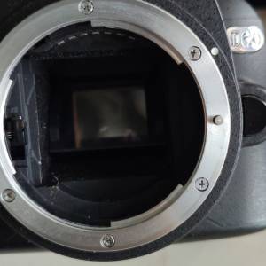 放已少用NIKON 60機連KIT鏡18-55mm3.5-5.6G II ED鏡連樂聲閃燈一套=$1200(不議)