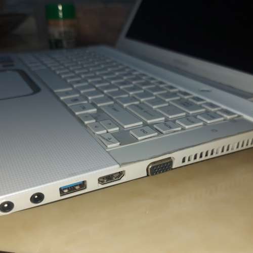 TOSHIBA SATELLITE L840 Intel® Core™ i7 2GB獨立顯卡 藍牙 wifi 攝像頭 手提電腦
