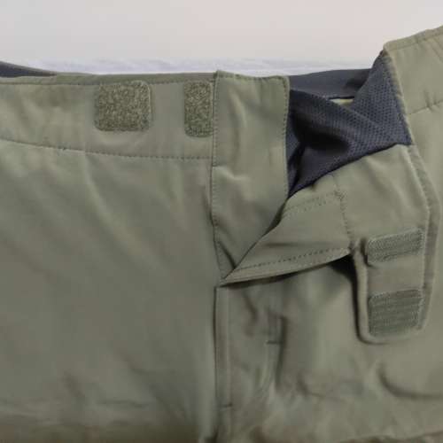 Nike DRI-FIT 軍綠色短褲 size L