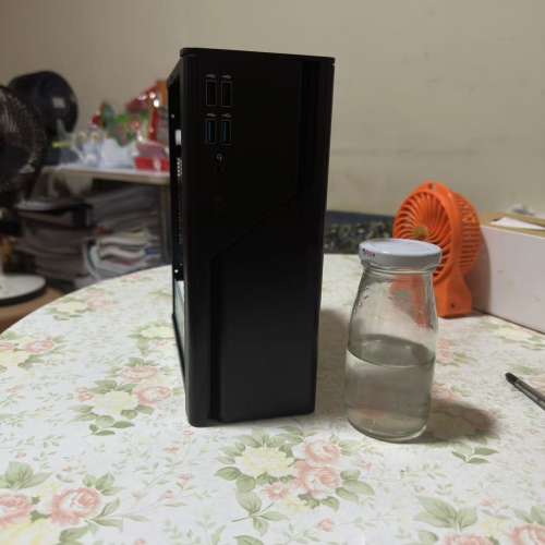 AMD R5 迷你  ITX 主机