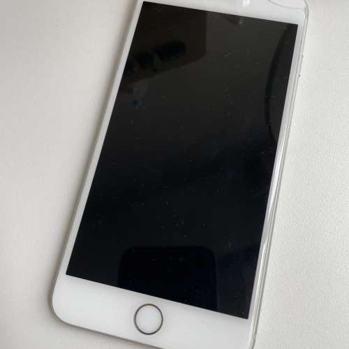 Apple iPhone 8 plus 256G. 此機來電沒有震動 - 其他一切正常 *不議價*